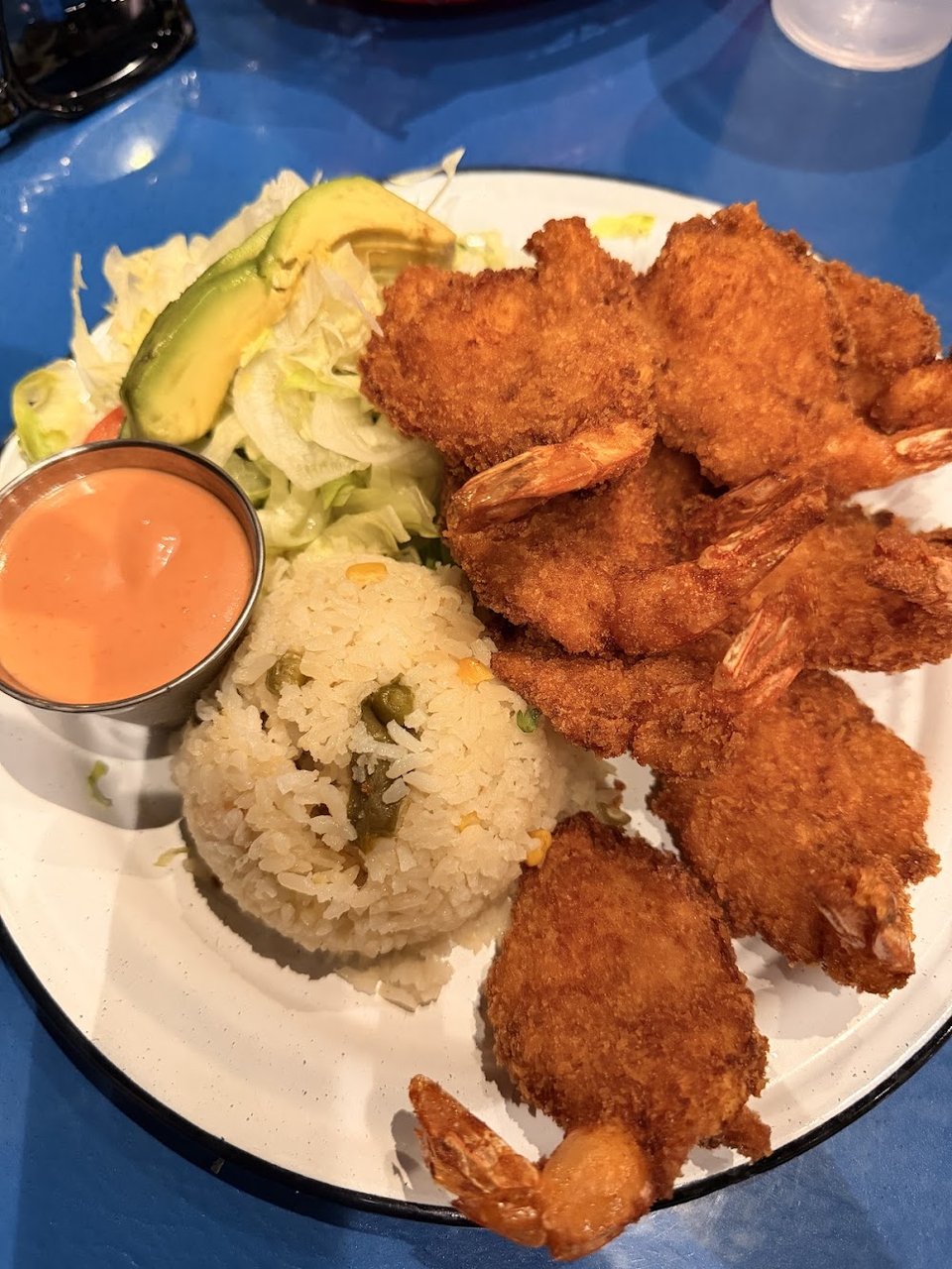 Camarones Empanizados Con Guarniciones